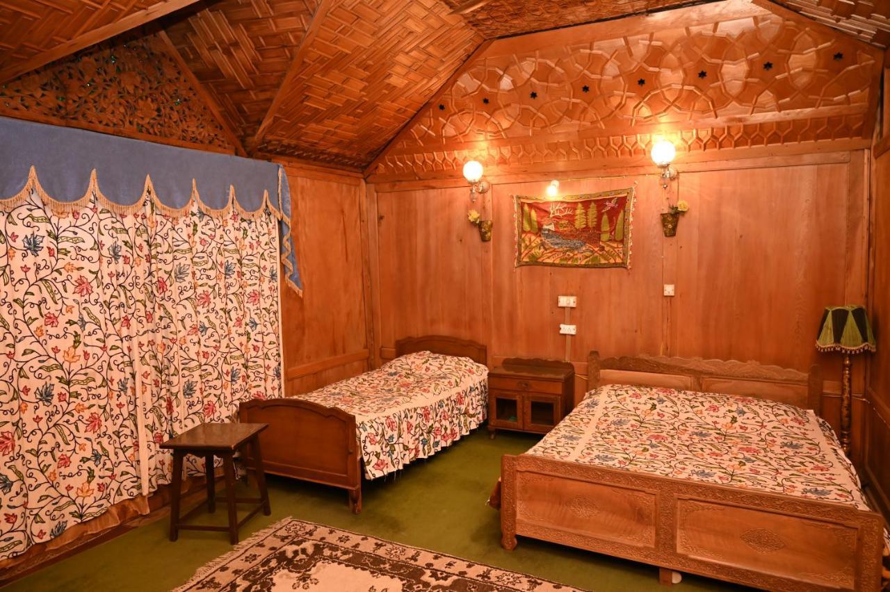 Kings Houseboats Hotel Srīnagar Exterior foto
