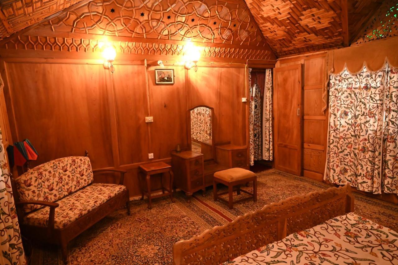 Kings Houseboats Hotel Srīnagar Exterior foto