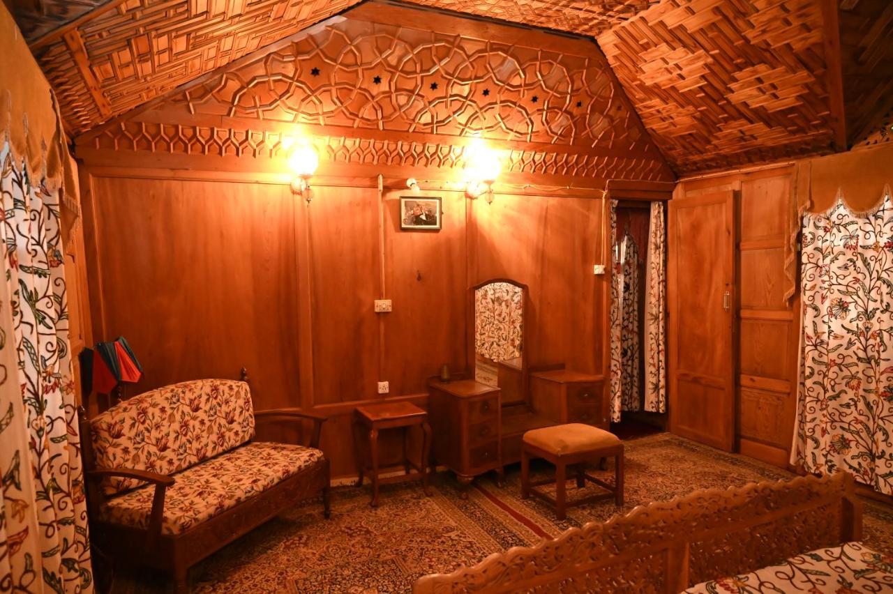 Kings Houseboats Hotel Srīnagar Exterior foto
