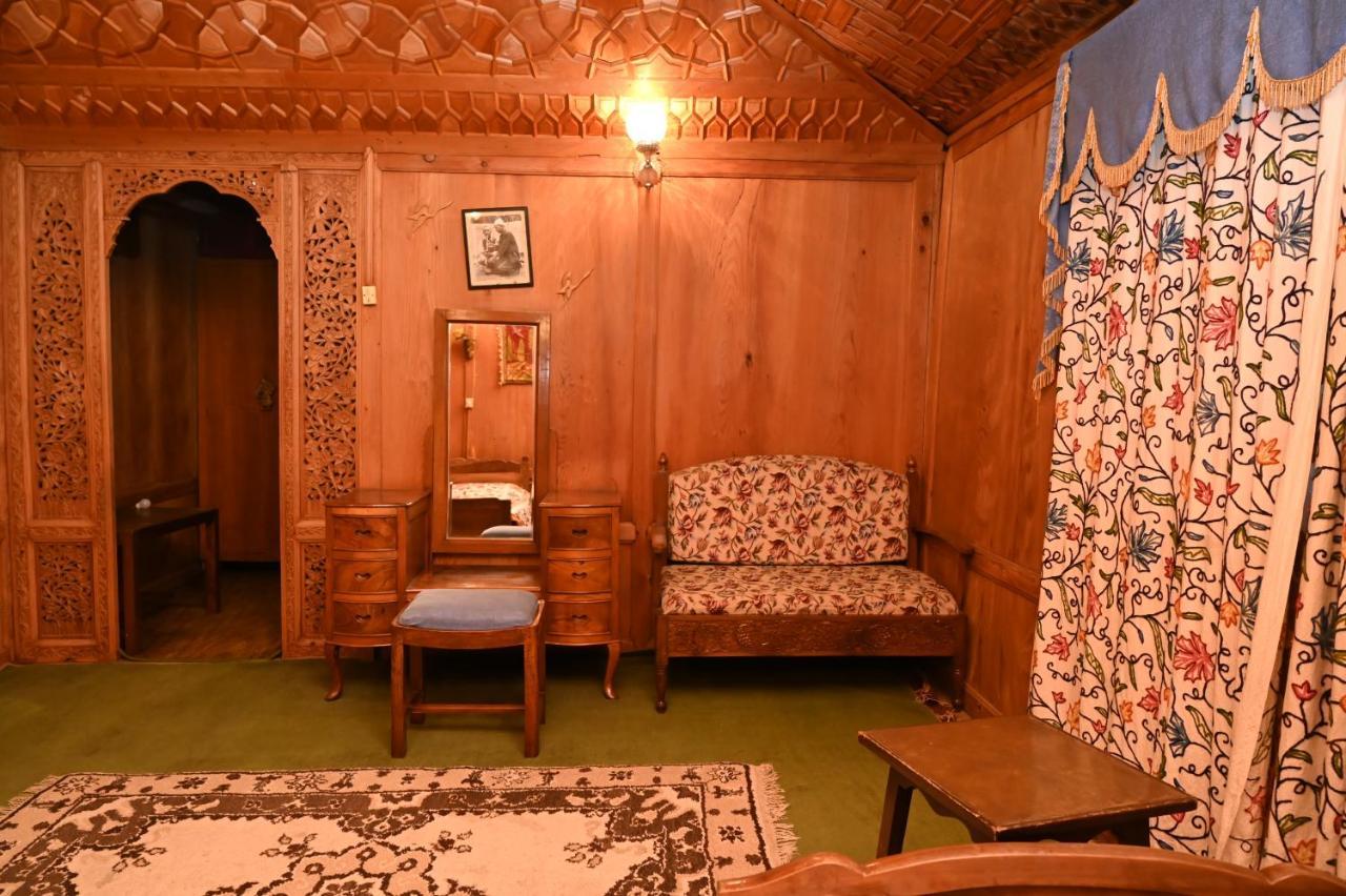 Kings Houseboats Hotel Srīnagar Exterior foto