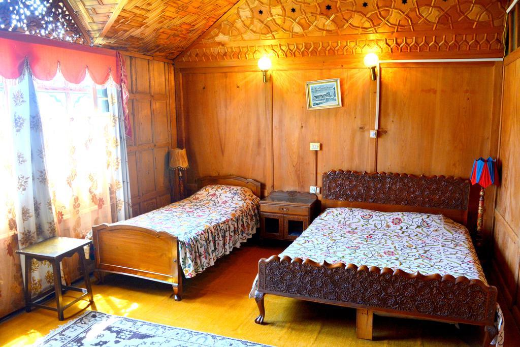 Kings Houseboats Hotel Srīnagar Cameră foto