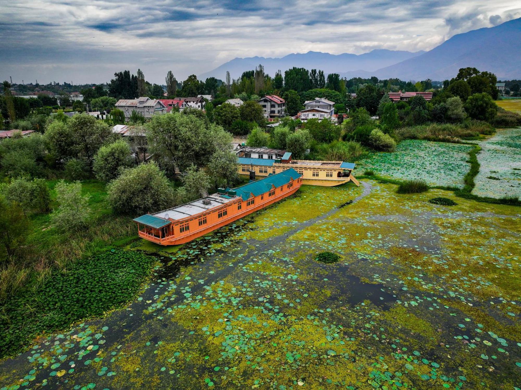 Kings Houseboats Hotel Srīnagar Exterior foto